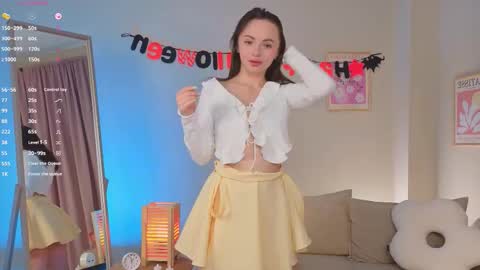 Snapshot of oliviakis chatting on October 21, 7:34 am Olivia online show from October 21, 7:34 am