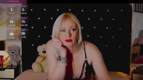 Olivia online show from February 11, 9:38 pm