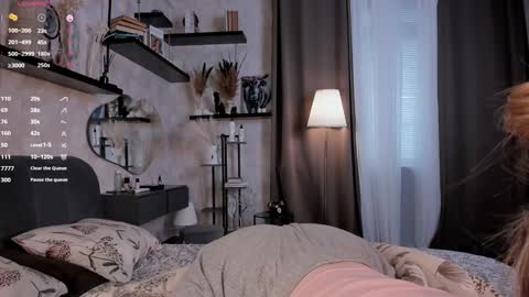 Ana online show from November 1, 10:19 am