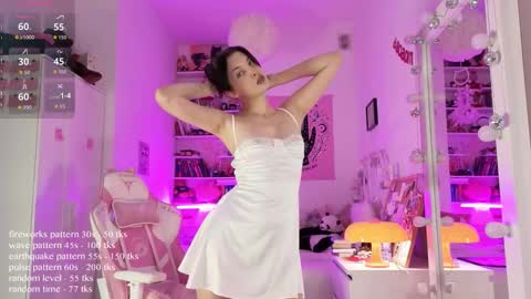 Snapshot of onecuteangel chatting on October 15, 12:41 pm Ana online show from October 15, 12:41 pm