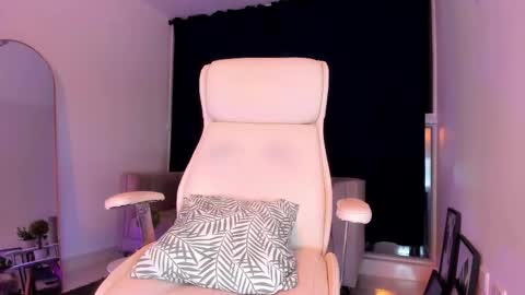 misssaray official online show from October 13, 2:03 am