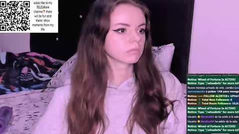 only_sarah1 online show from February 7, 12:20 am