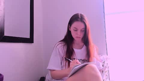 only_sarah1 online show from October 14, 9:06 pm