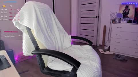 Ophelia online show from March 1, 6:03 am