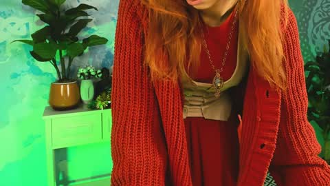 Snapshot of orianna_blade chatting on December 31, 1:08 pm Orianna -  Hi Im into geek culture cosplay crafting LARP games. Shall we play DnD online show from December 31, 1:08 pm