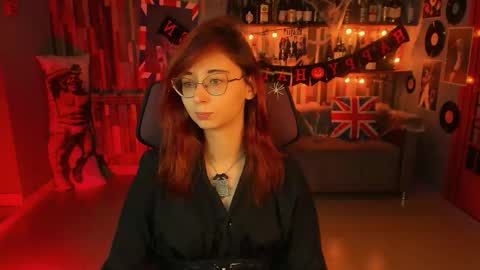 Snapshot of orianna_blade chatting on October 18, 9:23 am Orianna -  Hi Im into geek culture cosplay crafting LARP games. Shall we play DnD online show from October 18, 9:23 am