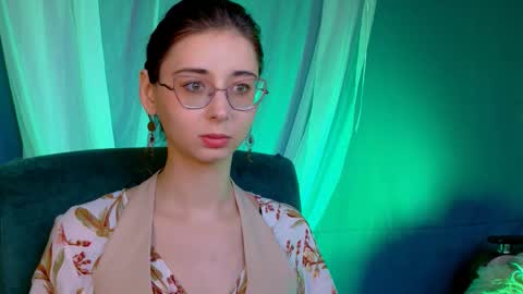 Snapshot of orianna_blade chatting on October 10, 1:27 pm Orianna -  Hi Im into geek culture cosplay crafting LARP games. Shall we play DnD online show from October 10, 1:27 pm