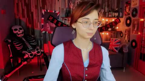 Snapshot of orianna_blade chatting on October 19, 9:33 am Orianna -  Hi Im into geek culture cosplay crafting LARP games. Shall we play DnD online show from October 19, 9:33 am