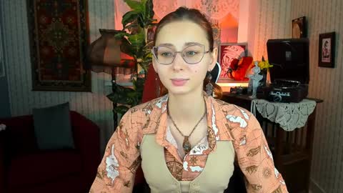 Snapshot of orianna_blade chatting on December 28, 2:32 pm Orianna -  Hi Im into geek culture cosplay crafting LARP games. Shall we play DnD online show from December 28, 2:32 pm