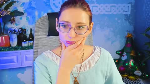 Snapshot of orianna_blade chatting on January 1, 12:00 am Orianna -  Hi Im into geek culture cosplay crafting LARP games. Shall we play DnD online show from January 1, 12:00 am