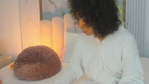 Oshun  online show from March 3, 11:47 am