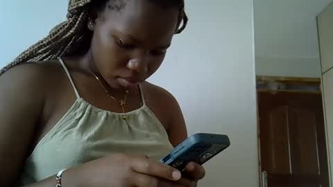 osoprettyebony online show from September 21, 11:53 am