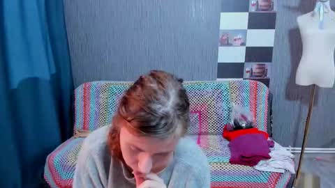 Ella online show from November 29, 9:24 am