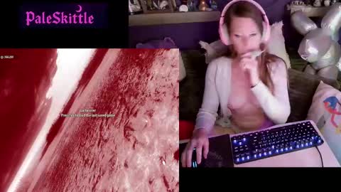 Snapshot of paleskittle chatting on October 5, 9:20 pm Pale Skittle online show from October 5, 9:20 pm
