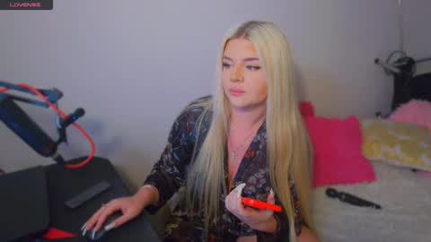 Snapshot of paradise_for_you_ chatting on September 17, 2:20 am Victoria online show from September 17, 2:20 am