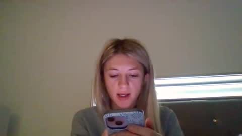 parisbaby2000 online show from October 30, 2:07 pm