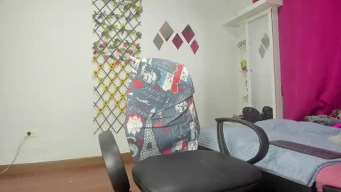 Parys Moore online show from November 21, 3:19 am