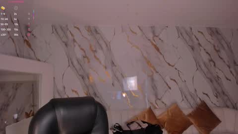 Paulina Santos  online show from October 8, 7:29 pm