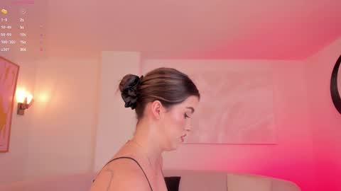 Paulina Santos  online show from December 19, 8:45 pm