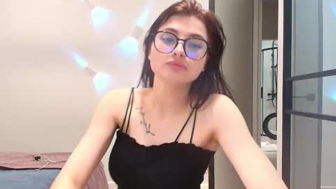 Pauline online show from December 18, 6:56 pm