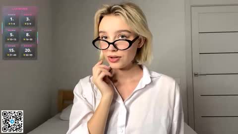 Lola online show from November 14, 2:39 pm