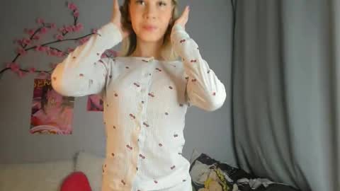 Nicole online show from December 20, 3:54 am