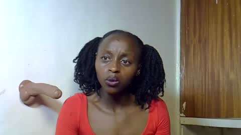 peachy_ebony online show from October 29, 4:06 am