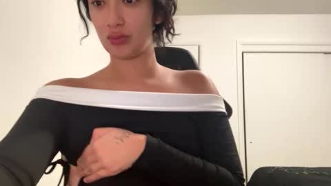 penelopeinwonderland online show from November 12, 1:36 am