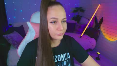 Dia  online show from October 22, 9:09 pm