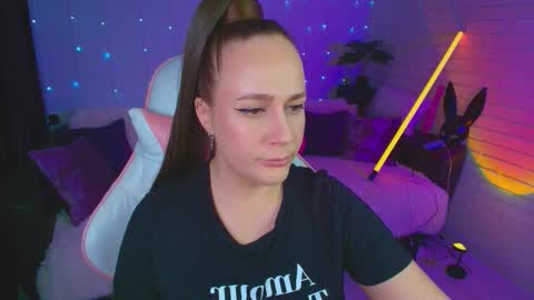 Dia  online show from November 21, 11:18 pm