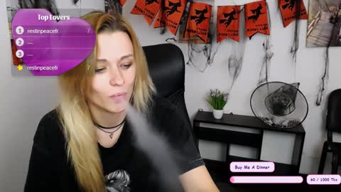 Mia online show from November 1, 8:18 am