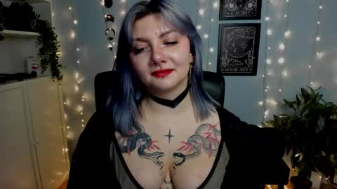 Gabbie online show from November 6, 3:07 pm