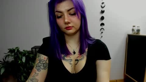 Gabbie online show from December 12, 2:55 pm