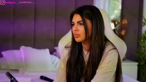 Dee online show from October 17, 11:57 am