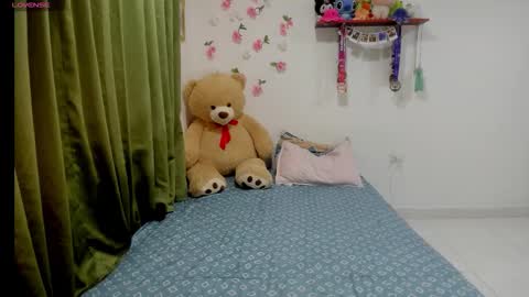 perla online show from February 1, 2:32 am