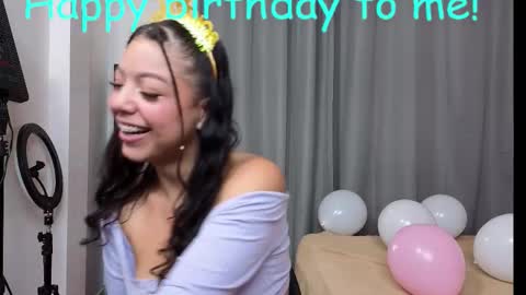 Snapshot of perlita_suarez chatting on October 21, 8:24 pm perlita_suarez online show from October 21, 8:24 pm