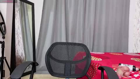 Snapshot of perlita_suarez chatting on October 28, 12:11 pm perlita_suarez online show from October 28, 12:11 pm