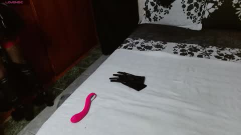 persefone_fire online show from September 23, 5:11 pm