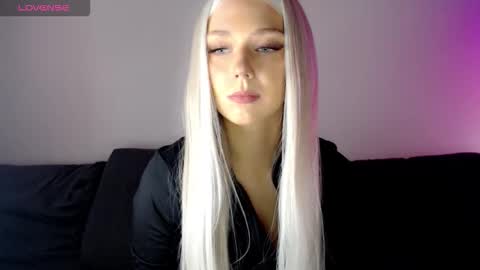 Isabella online show from November 24, 9:55 am