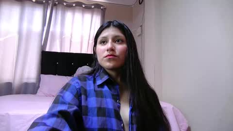 petite paola online show from January 10, 7:43 pm