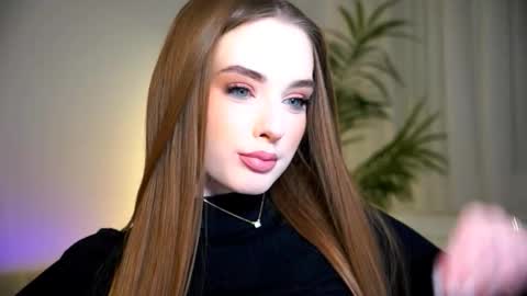 Petitegonwiild online show from October 12, 10:12 pm