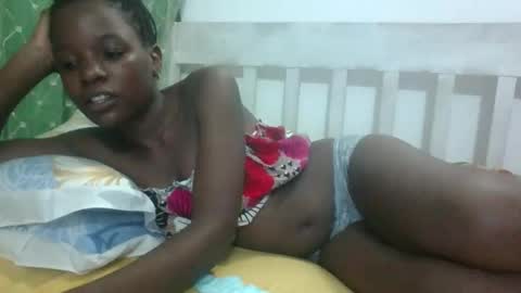 petitesweetchiq online show from September 29, 12:16 am