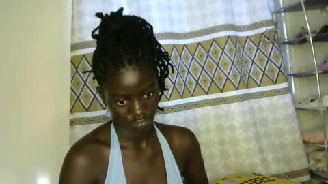 petitte_gyaal online show from November 16, 4:03 am