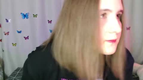 Snapshot of phantommira chatting on February 22, 8:15 pm phantommira online show from February 22, 8:15 pm