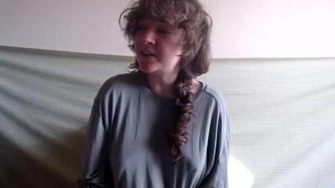 sophie online show from March 8, 3:11 pm