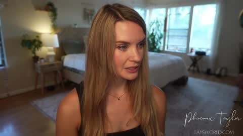 Snapshot of phoenix_taylor chatting on October 28, 1:00 am PHOENIX TAYLOR online show from October 28, 1:00 am