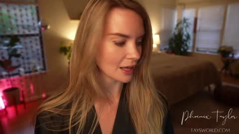 Snapshot of phoenix_taylor chatting on October 16, 1:30 am PHOENIX TAYLOR online show from October 16, 1:30 am