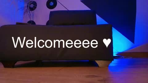 Snapshot of pia_mo chatting on October 19, 2:24 am Special Couple Show - WELCOME TO XMAS 5 and 6 December - 2 at 8 pm COL hour online show from October 19, 2:24 am