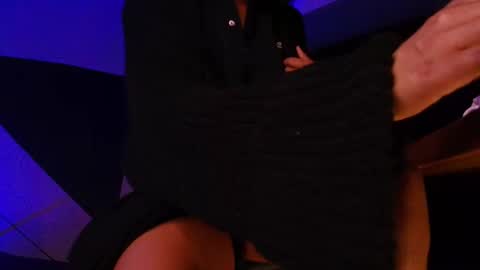 Snapshot of pia_mo chatting on September 27, 3:14 am Special Couple Show - WELCOME TO XMAS 5 and 6 December - 2 at 8 pm COL hour online show from September 27, 3:14 am