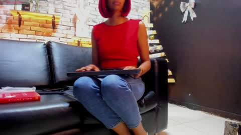 Snapshot of pia_mo chatting on December 12, 8:10 pm Special Couple Show - WELCOME TO XMAS 5 and 6 December - 2 at 8 pm COL hour online show from December 12, 8:10 pm